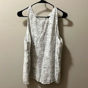 Banana Republic Black/White floral tank blouse. Size L